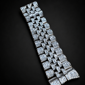 Lunette de montre personnalisée sertie de diamants, boîtier de remplacement pavé de diamants, composant de luxe pour l'amélioration du style des montres haut de gamme - Product Image 1