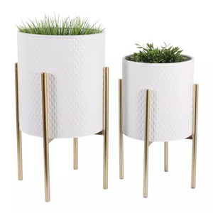 Ensemble de vases à plantes en métal texturé blanc moderne avec pieds dorés 19 23 pouces - Product Image 4