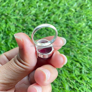 Anillo de dos tonos de Plata de Ley 925 hecho a mano largo ovalado facetado rubí piedra preciosa Banda ancha clásica regalo de fiesta perfecto para ella - Product Image 5