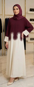 Robe longue modeste musulmane pour femmes, couleur beige bordeaux, à blocs de couleurs, manches longues, col rond, coupe ample - Product Image 6