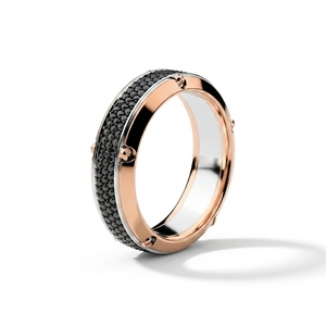 Bague pour homme personnalisée bicolore or rose et diamants noirs, sertie pavé, motif vis, détails rivetés, par RAAMAA - Product Image 1