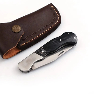 Cuchillo Plegable de Acero de Damasco con Hoja de 0.5mm de Grosor, Punta Caída, Mango de Madera, Perilla para el Pulgar, 6.7 Pulgadas de Longitud Total, 3 Años de Garantía - Product Image 3