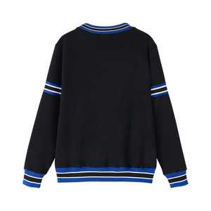 Sudadera Negra con Cuello Redondo Zeta Phi Beta, Bordado Chenille, Ropa de la Hermandad Griega, Sudadera Unisex de Algodón Premium - Product Image 5