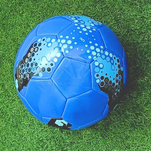 ลูกฟุตบอลฝึกซ้อมดีไซน์คลาสสิก พื้นผิวเกาะบอลได้ดี เหมาะสำหรับการฝึกซ้อม การแข่งขันกลางแจ้ง และการฝึกซ้อมฟุตบอล - Product Image 4