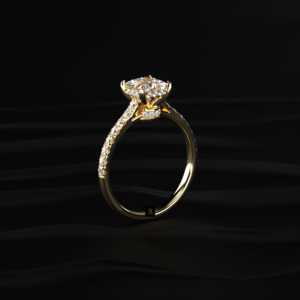 Bague solitaire en diamant de forme princesse cultivé en laboratoire, double halo caché, certifiée IGI, couleur D à F, 2,00 ct au centre, 0,30 ct sur les côtés, 2,30 ct au total. - Product Image 2