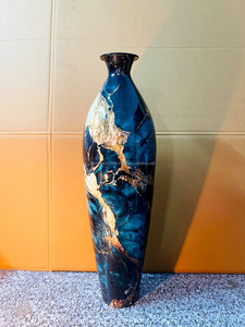 Vase en fer au design moderne et unique, parfait pour un élégant vase à fleurs pour la décoration intérieure, incassable - Product Image 2