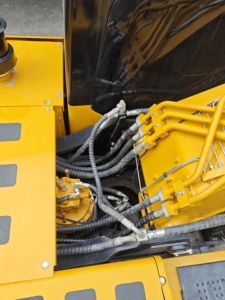 รถขุด Sany 335H มือสอง เครื่องจักรก่อสร้าง รถขุดไฮดรอลิกแบบตีนตะขาบ ชั่วโมงการทำงานต่ำ คุณภาพสูง ขาย - Product Image 3