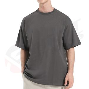 เสื้อยืดคอวีแขนสั้นทรงปกติผ้าคอตตอนหนา 300 GSM สำหรับผู้ชาย คุณภาพสูง แบบเรียบ ไม่มีลาย สั่งทำได้ ย้อมสีแบบ Garment Dyed ผ้าถักเนื้อซาติน - Product Image 3