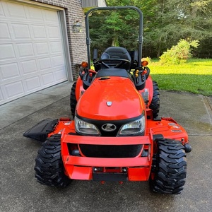 Tracteur compact Kubota B2301 avec chargeur frontal, 4 roues motrices, tracteur utilitaire agricole pour travaux sur le terrain - Product Image 2