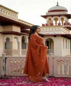 Conjunto Kurti de Algodón Chanderi con Bordado de Lujo y Dupatta, Ropa Festiva, Disponible, Precio al por Mayor, Prenda Étnica en Color Naranja - Product Image 5