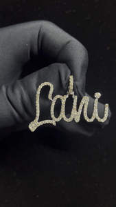 Colgante de Lujo Unisex con Letra Lani, Chapado en Oro de 18K, Cristal de Estrás con Microincrustaciones, Corte Brillante Redondo - Product Image 1