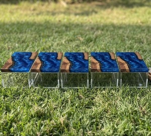 Boîte cadeau artisanale en bois et résine avec conteneur transparent en acrylique pour dattes, fruits secs et chocolats du Ramadan et de l'Aïd Moubarak - Product Image 2