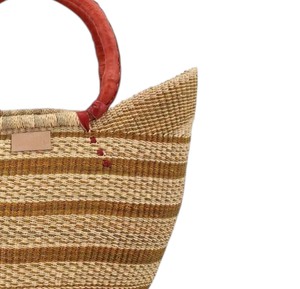 Bolso de playa minimalista con asa de cuero marrón, diseño de cola de golondrina, tejido de junco marino, patchwork a rayas, OEM, para verano - Product Image 2