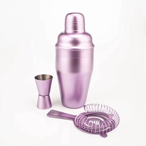Coctelera metálica de alta calidad, ideal tanto para principiantes como para bartenders profesionales. - Product Image 2