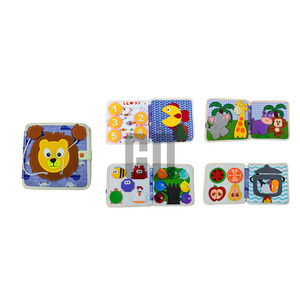 Livre sensoriel interactif en feutre Lion - Product Image 1