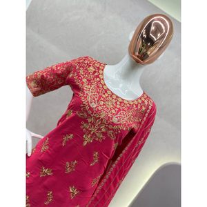 ATRACTIVE GEORGETTE BORDADO SECUENCIA TRABAJO TOP PANT CON DUPATTA ROSA - Product Image 4