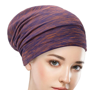 Bonnet en tricot doublé satin chaud pour cheveux naturels – Chapeaux d'hiver personnalisables avec service OEM/ODM - Product Image 2