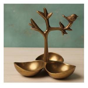 Bandejas Modernas en Forma de Trébol con Asa de Lazo, Acabado en Latón y Aluminio, Plato para Servir Bocadillos, Nueces, Soporte Decorativo para Adornos - Product Image 4