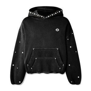 Sweat à capuche noir tendance à clous, en molleton délavé personnalisé, avec détails rivets, style streetwear, vente en gros OEM, sweats à capuche avec strass - Product Image 3