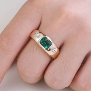 Bague de Fiançailles Unique et Audacieuse avec Trois Pierres en Zircon Cubique Taille Émeraude, Bague de Mariage en Or 14K, Cadeaux d'Anniversaire, Bijoux Unisexe - Product Image 3