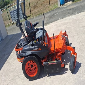 Tondeuse à gazon professionnelle Kubota Z411 à braquage zéro, moteur puissant, plateau de coupe large, contrôle fluide, efficace pour l'entretien des pelouses. - Product Image 6
