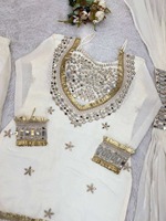 Ensemble Kurti et Palazzo en Soie Fendy avec Dupatta Brodée de Miroirs pour Cérémonies de Mariage et Événements Traditionnels – Grande Vente