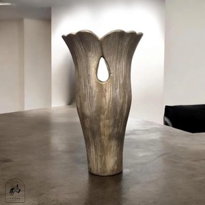 <span class=keywords><strong>Vaso</strong></span> da Tavolo Moderno in Bronzo Decor <span class=keywords><strong>Icon</strong></span>, Fatto a Mano con Design a Goccia - Product Image 1