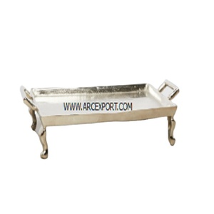 Plateau en aluminium fait à la main de qualité supérieure pour la décoration de table Plateau de service en forme de rectangle pour la maison et le dîner au prix le plus bas - Product Image 1