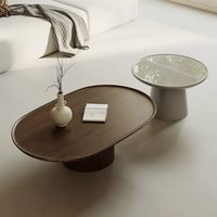 Table basse en bois moderne de couleur marron avec finition de qualité supérieure et structure robuste, table centrale contemporaine