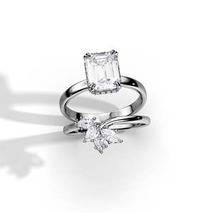 Bague de fiançailles en platine avec diamant taille émeraude et pierres latérales en forme de poire, certifiée IGI, style classique pour femme - Product Image 4
