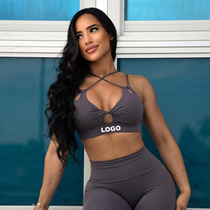 Conjunto de Sujetador Deportivo Sin Costuras para Mujer, Cuello en V Profundo, Tirantes Cruzados, Diseño Recortado, Soporte Medio, Ropa Deportiva Transpirable, Gris - Product Image 1