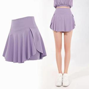 Jupe-short de golf athlétique unie personnalisée, tenue de pickleball, mini-jupe plissée taille haute pour femme avec poches - Product Image 3