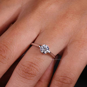 Bague de fiançailles Solitaire en diamant cultivé en laboratoire certifié IGI coupe brillante avec lunette en or blanc bague de mariage pour femme - Product Image 2