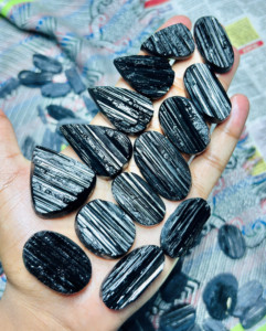 Lote al por mayor de turmalina negra natural de grado AAA, gemas sueltas mixtas hechas a mano para la fabricación de joyas, ASHU GEMS 20mm-50mm - Product Image 4