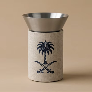 Brûle-encens Emblem, support en argent brossé sur cylindre en lin, avec un élégant motif indigo de palmiers et d'épées - Product Image 2