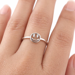 แหวนเงินแท้ 925 รูปหน้ายิ้ม ประดับอัญมณี งานแฮนด์เมด เครื่องประดับหน้ายิ้มสำหรับผู้หญิง - Product Image 1
