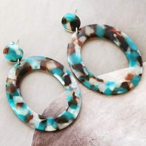 Pendientes de pasas hechos a mano para damas - Product Image 1