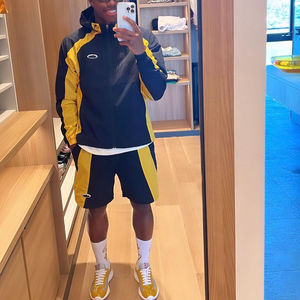 Veste zippée à patchwork réfléchissant avec logo personnalisé OEM Ensembles de shorts de sport en nylon Survêtements Unisexe pour hommes Ensembles courts coupe-vent - Product Image 3