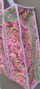 Sac fourre-tout matelassé en coton à imprimé floral avec fermeture éclair – Prêt pour la plage et les voyages, sac à main pour femme - Product Image 5