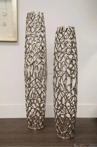 Florero de piso de diseño de Coral de fundición de aluminio, estilo europeo, florero decorativo de lujo moderno, decoración de piso de Azora Industries - Product Image 2