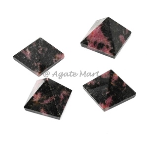 Vente en gros de pyramide d'amazonite de guérison naturelle Presse-papiers en pyramide d'egypte en cristal vert pour la décoration et les cadeaux - Product Image 4