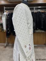 Vêtements ethniques pour hommes, sherwani en soie ivoire pour mariage, cérémonie Varmala, avec broderie multicolore en resham, perles de verre et micro-paillettes