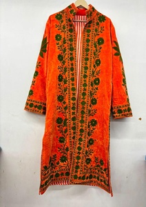 Chaqueta Blusón Elegante y Transpirable de Terciopelo Bordado para Mujer, 100% Algodón, Relleno con Patrón Floral, Reversible, Cuello en V, Manga Larga - Product Image 1