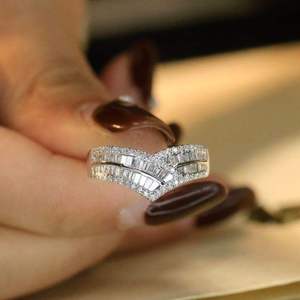 S925 <b>Silver</b> Gold Plated Prong Set Trendy Princess Square V-shaped Row <b>Ring</b> <b>Emerald</b> Cut Moissanite GRA Certified Brilliant Starry - Product Image 6