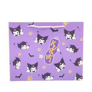 Sac cadeau Kuromi violet drôle avec poignée-Impression de dessin animé mignon pour les fêtes et les cadeaux (Style 04) - Product Image 1