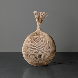 Lampe sur pied artisanale en rotin tressé, écologique, design magnifique, lampes sur pied. - Product Image 4