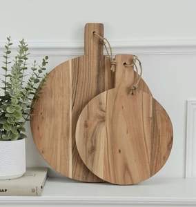 Tabla de cortar de madera con acabado natural para cocinar en casa, fácil de limpiar, superficie lisa, larga duración y rendimiento. - Product Image 2