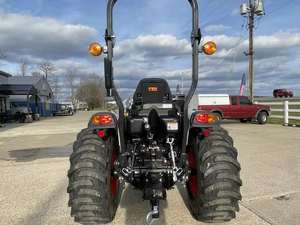 Tractores Compactos Bobcat CT2040 HST, Mini Retroexcavadora Nueva, Remolcable, para Construcción Agrícola, Tracción en las 4 Ruedas, 35 HP, Caja de Cambios, Bomba, Rodamiento - Product Image 3