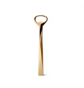 Décapsuleur fantaisie en forme de balle, porte-clés promotionnel en alliage de zinc avec impression UV, fait main - Product Image 1