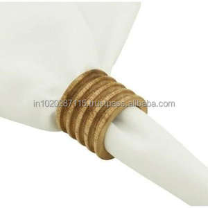 Rond de serviette en bois avec un design minimaliste rustique accessoire de décoration durable fait à la main pour les maisons, les restaurants ou les événements de mariage - Product Image 5